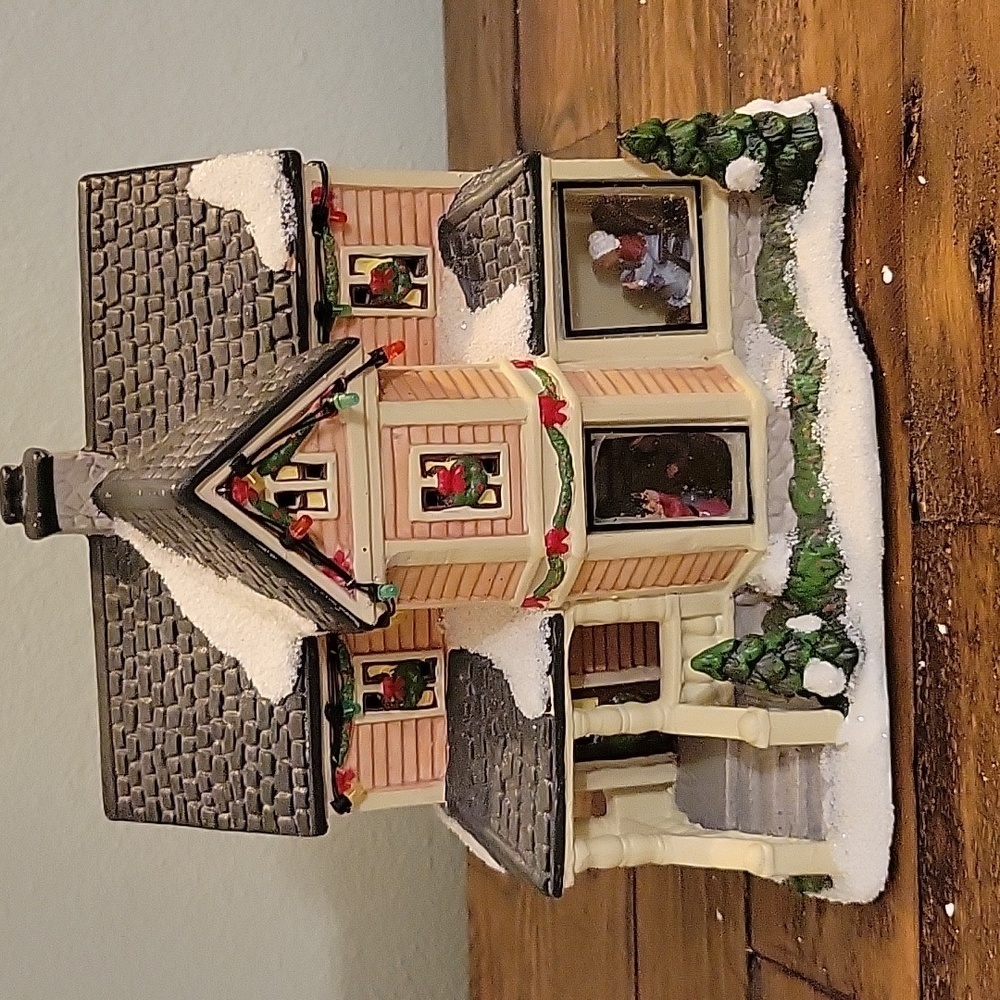 St. Nicholas Square, The Village Collection, Decorating The Tree, Illuminated